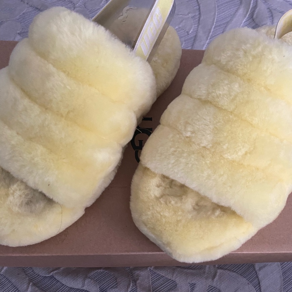 UGG SANDALS GIRLS